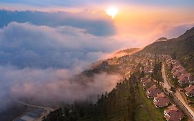 Ville De Mont Mountain Resort
